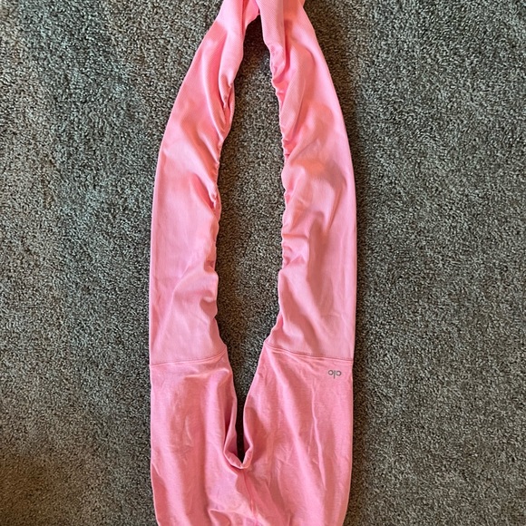 Alo Yoga Leggings - Picture 2 of 6